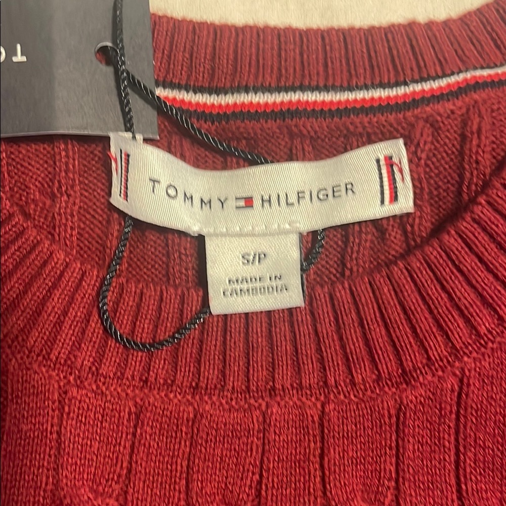 Men's Red Cable Knit Sweater - Picture 3 of 3